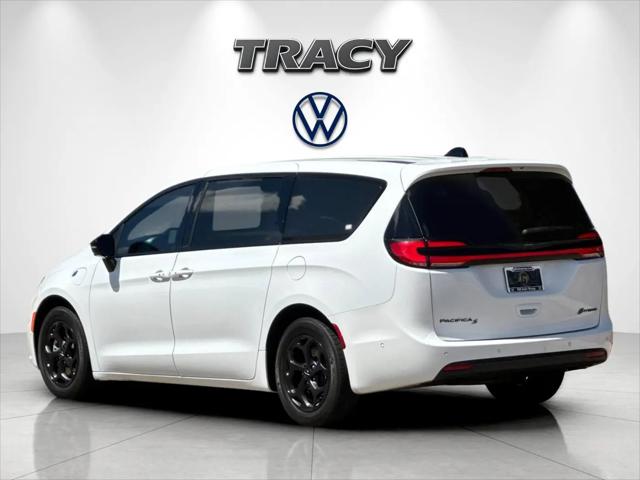 2024 Chrysler Pacifica Hybrid S Appearance Pkg