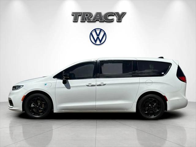 2024 Chrysler Pacifica Hybrid S Appearance Pkg