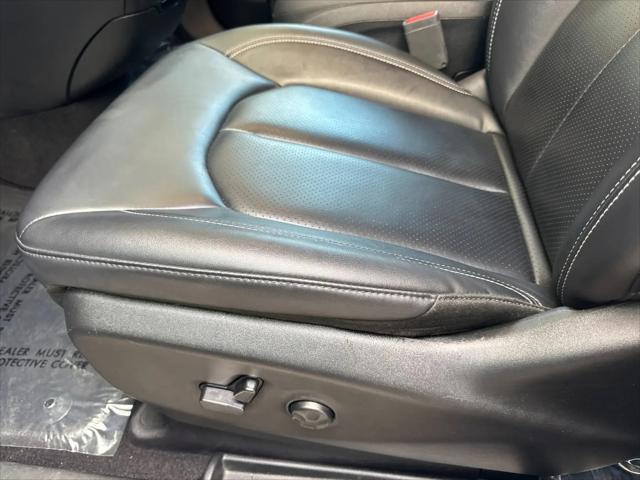 2024 Chrysler Pacifica Hybrid S Appearance Pkg