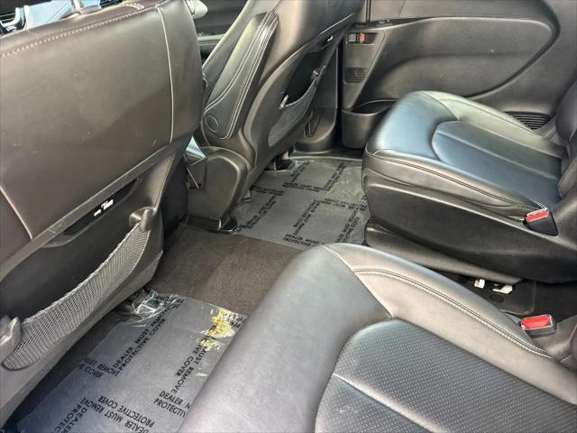 2024 Chrysler Pacifica Hybrid S Appearance Pkg