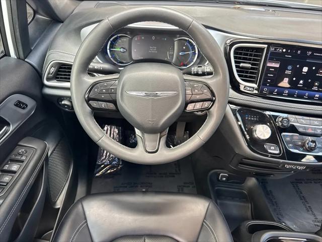 2024 Chrysler Pacifica Hybrid S Appearance Pkg