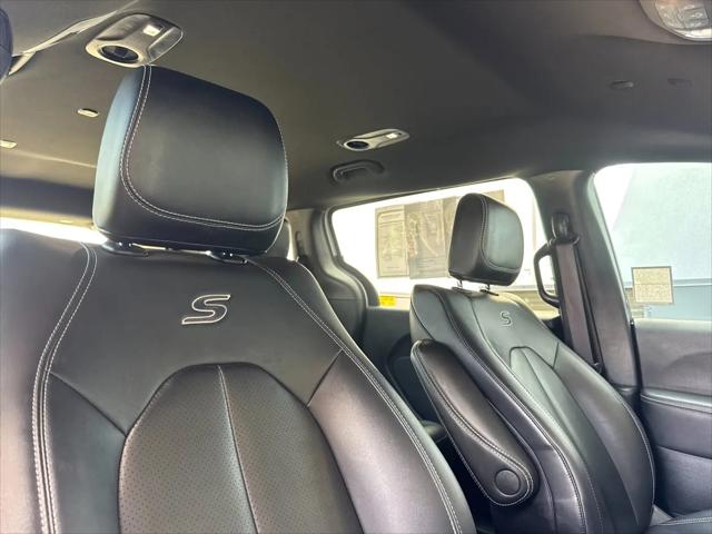 2024 Chrysler Pacifica Hybrid S Appearance Pkg