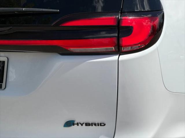 2024 Chrysler Pacifica Hybrid S Appearance Pkg