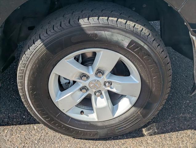 2023 Ram 1500 Classic SLT Crew Cab 4x4 5'7" Box