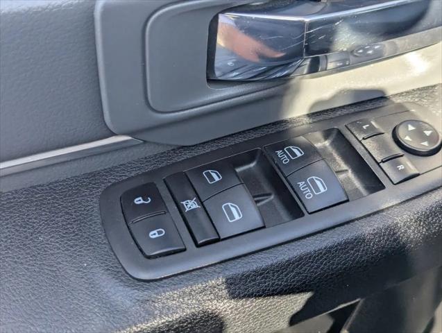 2023 Ram 1500 Classic SLT Crew Cab 4x4 5'7" Box