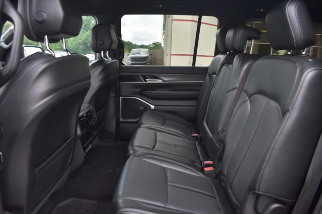 2023 Jeep Wagoneer Series II 4x2