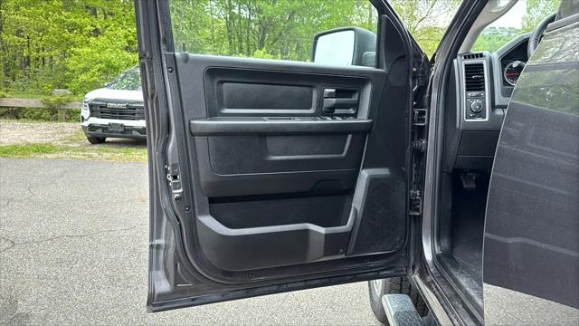 2019 Ram 1500 Classic Express Quad Cab 4x4 6'4" Box