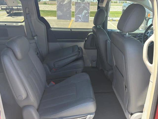 2008 Chrysler Town & Country Touring
