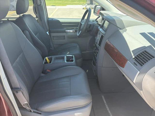 2008 Chrysler Town & Country Touring