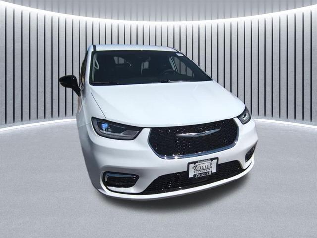 2024 Chrysler Pacifica Touring L for sale near Schaumburg, IL