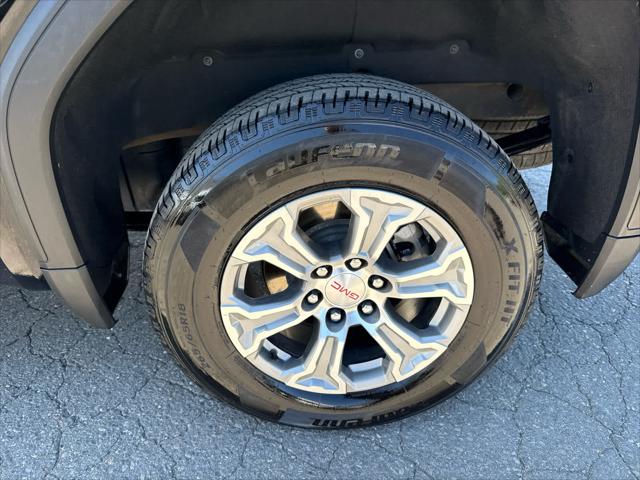 2025 GMC Sierra 1500 2WD Crew Cab Short Box SLT