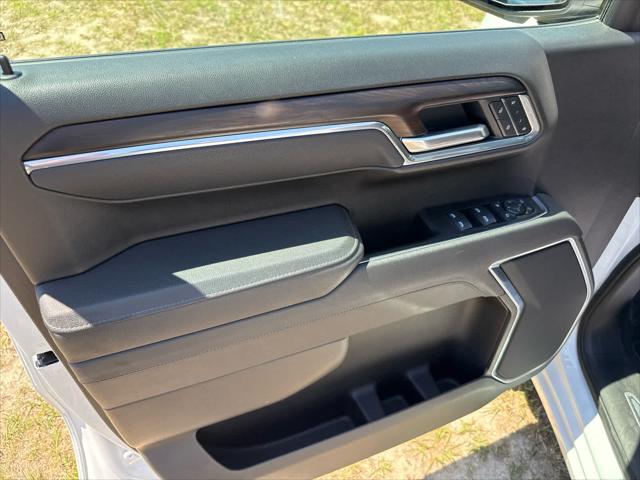2025 GMC Sierra 1500 2WD Crew Cab Short Box SLT