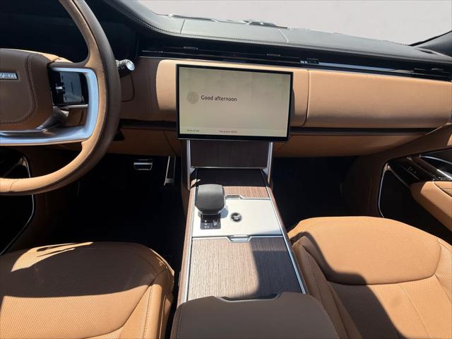 2026 Land Rover Range Rover P530 SE 7 Seat