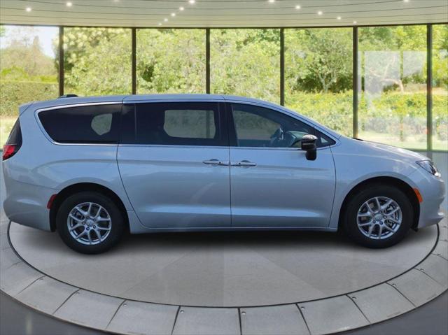 2026 Chrysler Voyager LX 2026 Chrysler Voyager LX
