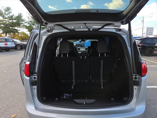 2026 Chrysler Voyager LX