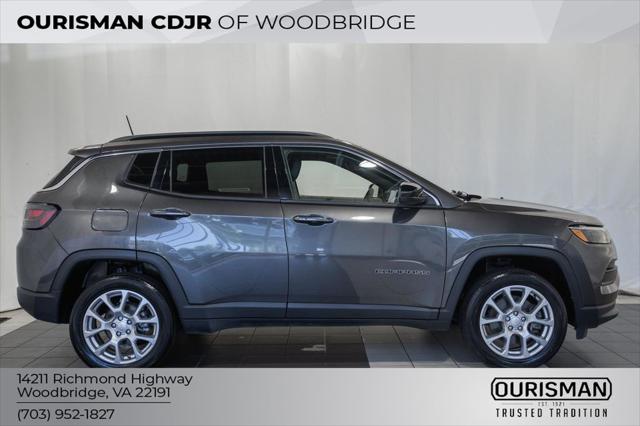 2023 Jeep Compass Latitude Lux FWD 2023 Jeep Compass Latitude Lux FWD