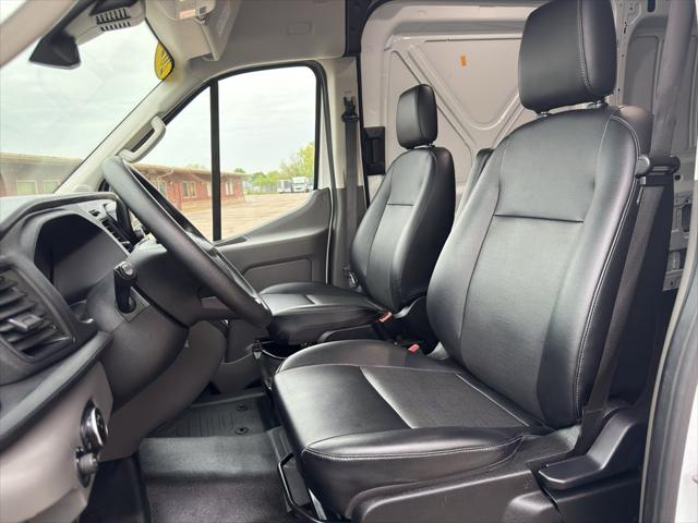 2024 Ford Transit Cargo Van T-250 148" Hi Rf 9070 GVWR RWD