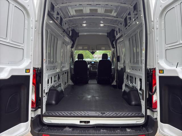 2024 Ford Transit Cargo Van T-250 148" Hi Rf 9070 GVWR RWD
