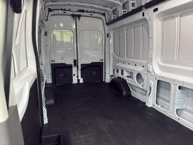 2024 Ford Transit Cargo Van T-250 148" Hi Rf 9070 GVWR RWD