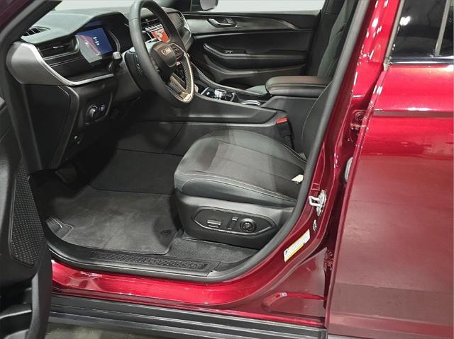 2025 Jeep Grand Cherokee L Laredo 4x4