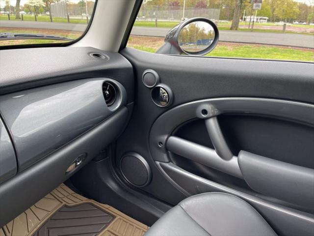 2005 MINI Cooper 2dr Cpe