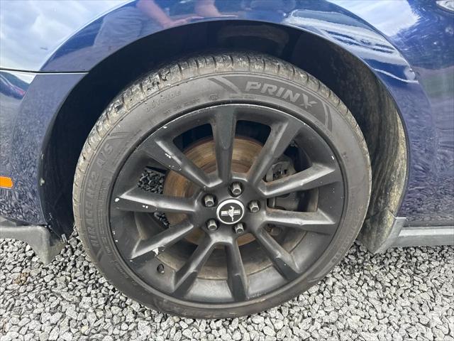 2011 Ford Mustang 2dr Cpe V6
