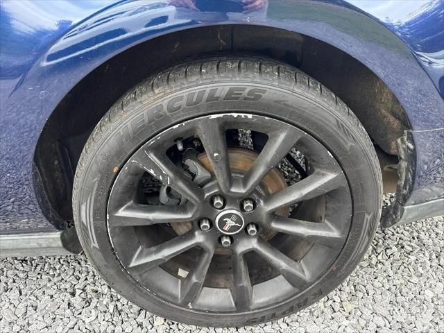 2011 Ford Mustang 2dr Cpe V6