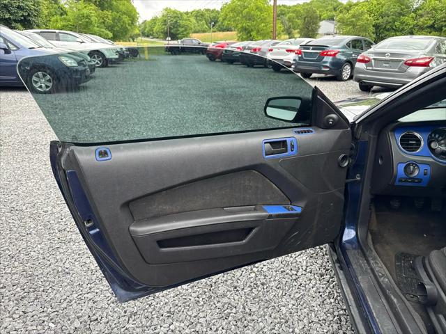 2011 Ford Mustang 2dr Cpe V6