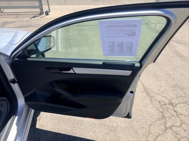 2013 Volkswagen Passat 2.5L SE