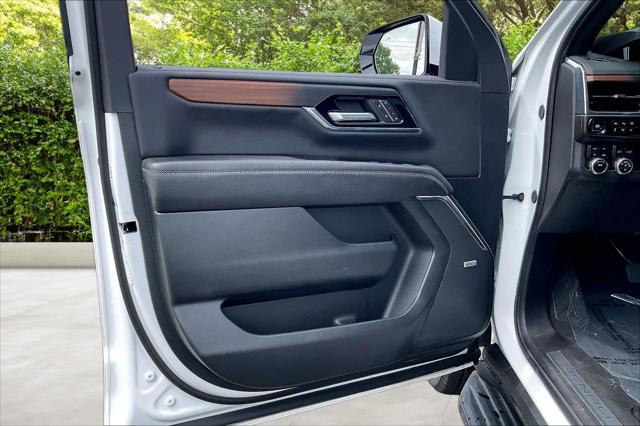 2025 GMC Yukon 4WD Denali
