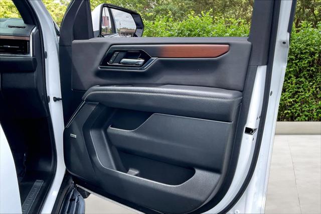 2025 GMC Yukon 4WD Denali