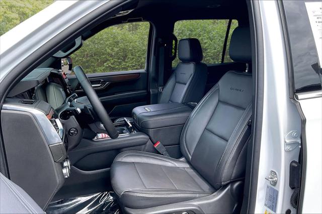 2025 GMC Yukon 4WD Denali