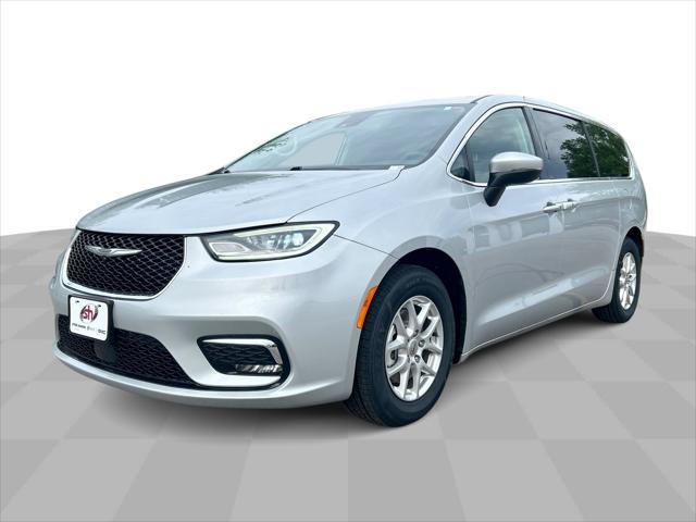 2023 Chrysler Pacifica Touring L for sale in Clive, IA
