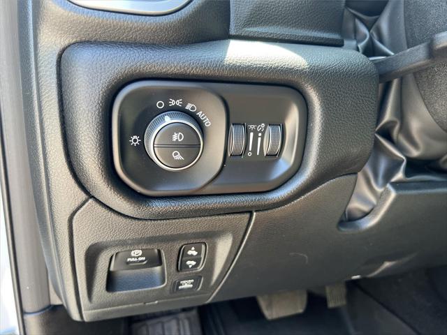 2025 Ram 1500 Big Horn Crew Cab 4x4 5'7" Box