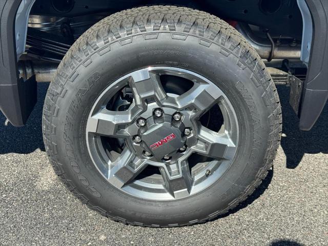 2026 GMC Sierra 2500HD Crew Cab, Standard Bed, SLE, 4WD