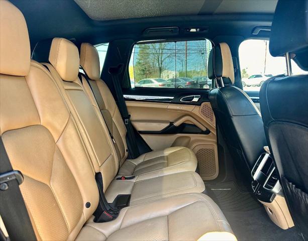 2017 Porsche Cayenne Platinum Edition AWD 4dr SUV