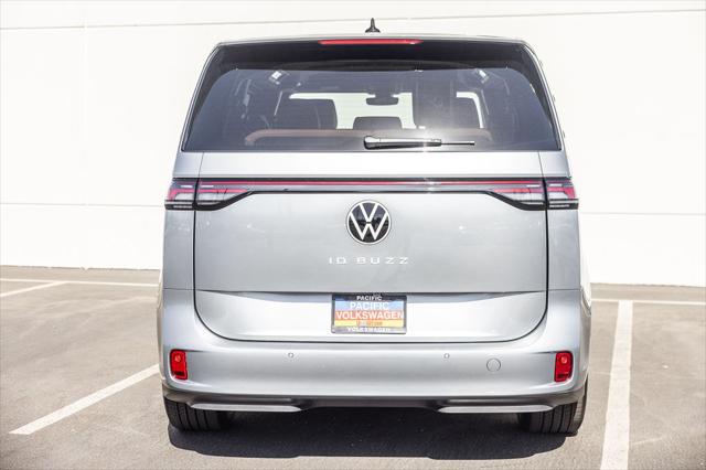 2025 Volkswagen ID. Buzz Pro S Plus with 4MOTION