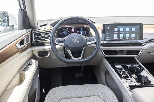 2026 Volkswagen Atlas SE with Technology