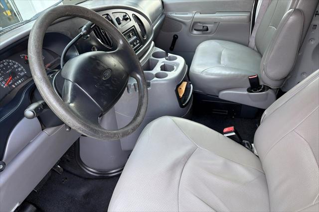 2002 Ford E-350 Super Duty Unknown