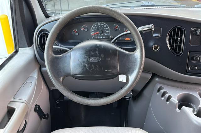 2002 Ford E-350 Super Duty Unknown