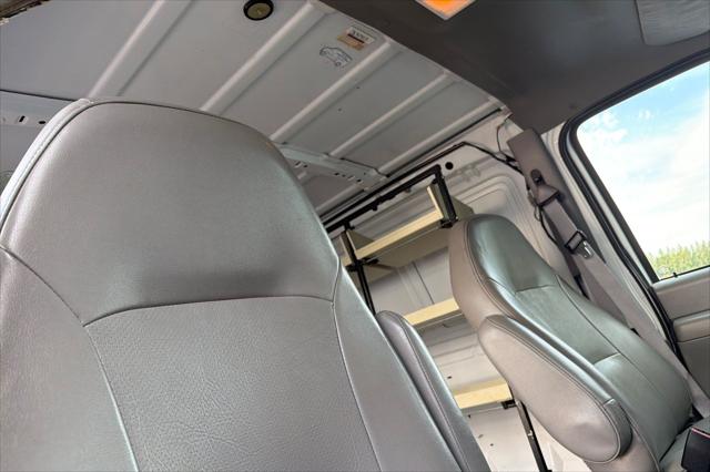 2002 Ford E-350 Super Duty Unknown