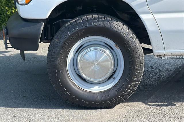 2002 Ford E-350 Super Duty Unknown