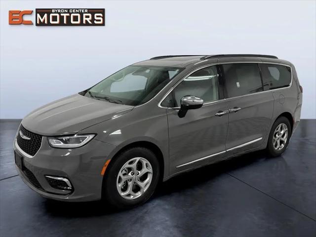2023 Chrysler Pacifica Limited for sale in Byron Center, MI