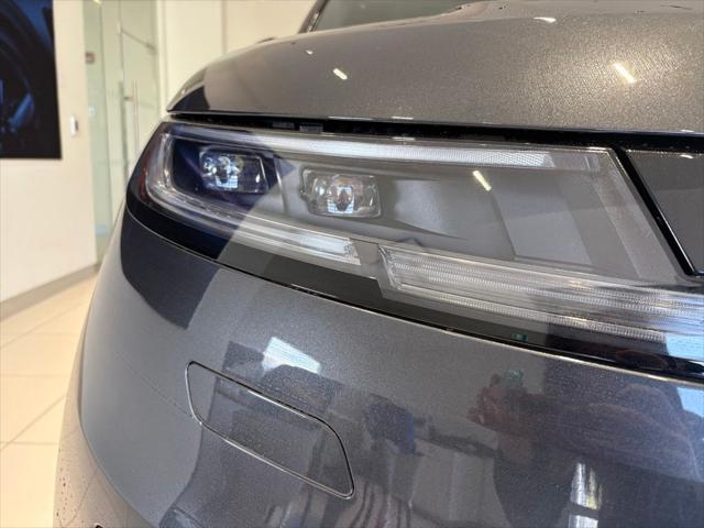 2026 Land Rover Range Rover Sport P360 SE