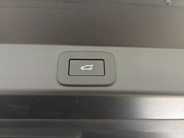 2026 Land Rover Range Rover Sport P360 SE