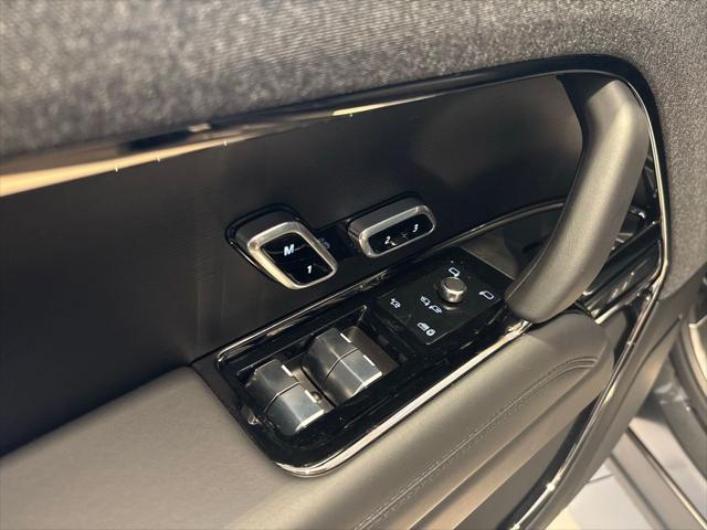 2026 Land Rover Range Rover Sport P360 SE