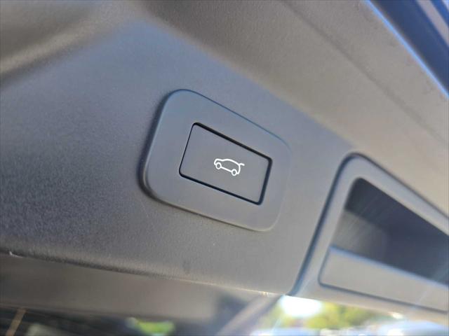 2026 Land Rover Range Rover Velar P250 Dynamic SE