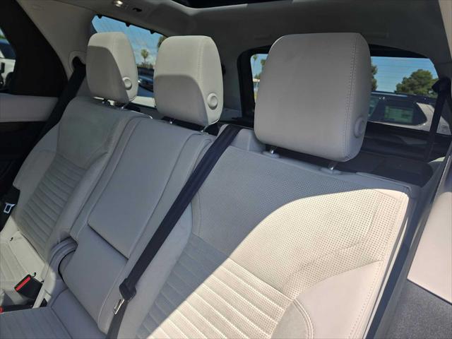 2025 Land Rover Discovery P300 S