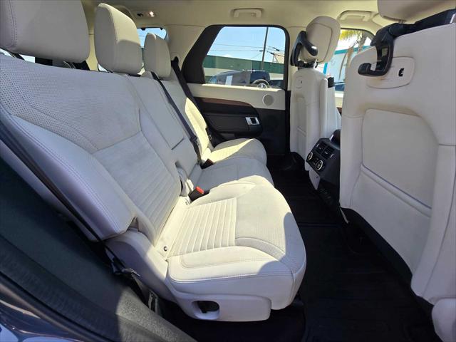 2025 Land Rover Discovery P300 S