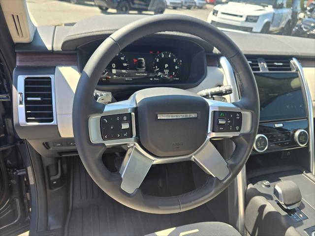 2025 Land Rover Discovery P300 S
